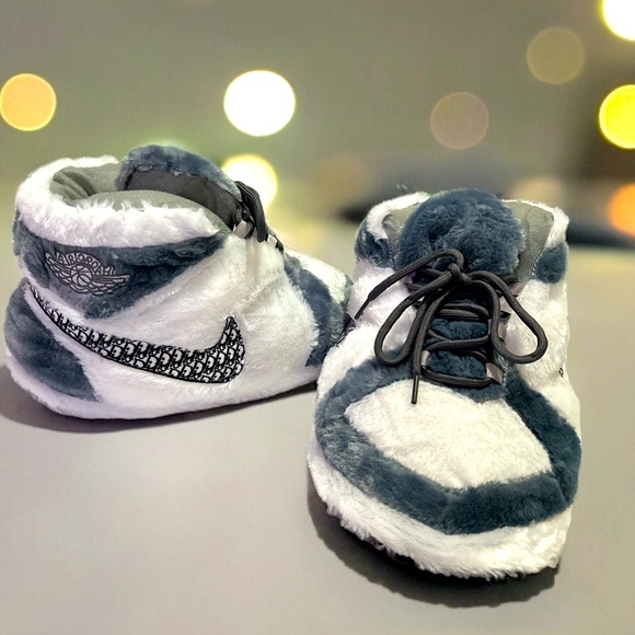 AIR JORDAN DIOR FASHION Mens or Women’s Soft Slippers with Anti-slip Sole - Picture 4 of 4